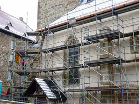 Abbau des Gerüstes an der Südseite (Foto: Karl-Franz Thiede)